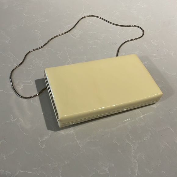 Kate Spade
Radio Samira Clutch - Picture 5 of 9